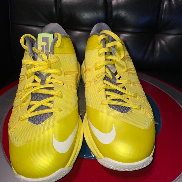 Nike Lebrons - Picture 3 of 5